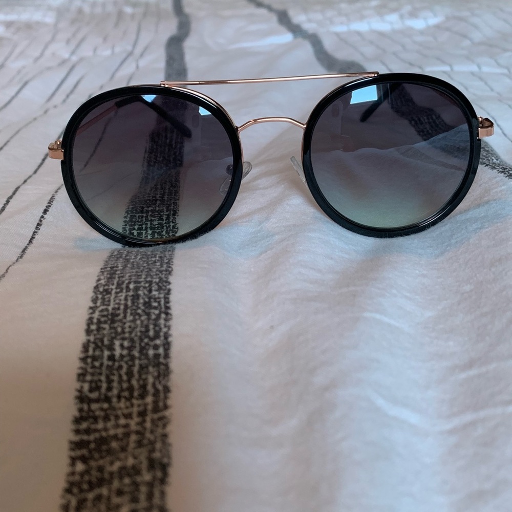 Tahari round sunglasses